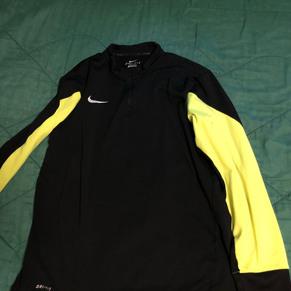 Nike soccer thermal long sleeve shirt